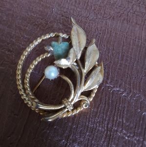 Vintage Avon brooch